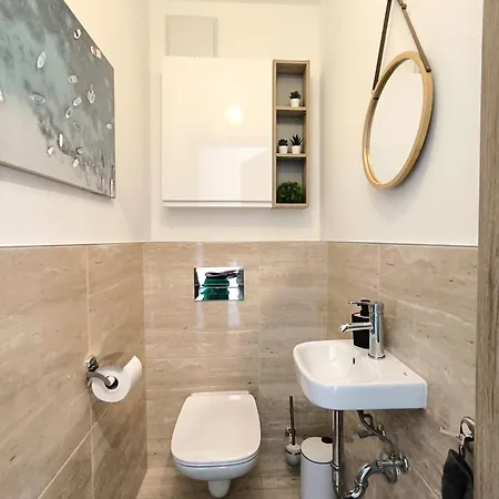 Helikon Beach Apartment *